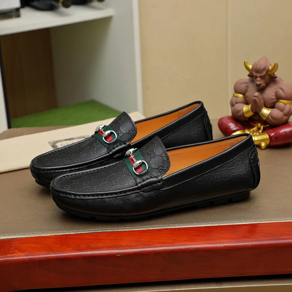 Men's shoes 💰360💰💰GUCCI Gucci official website synchronizes the latest model 🛃The upper is made of imported cowhide, 🐷leather lining, rubber outsole, 🎩🎩top-notch handcrafted workmanship with fine stitches and threads🔍definitely satisfy those perfectionist men who pursue high luxury quality 👏 Colors available! Code number 38-45 Large quantity in stock